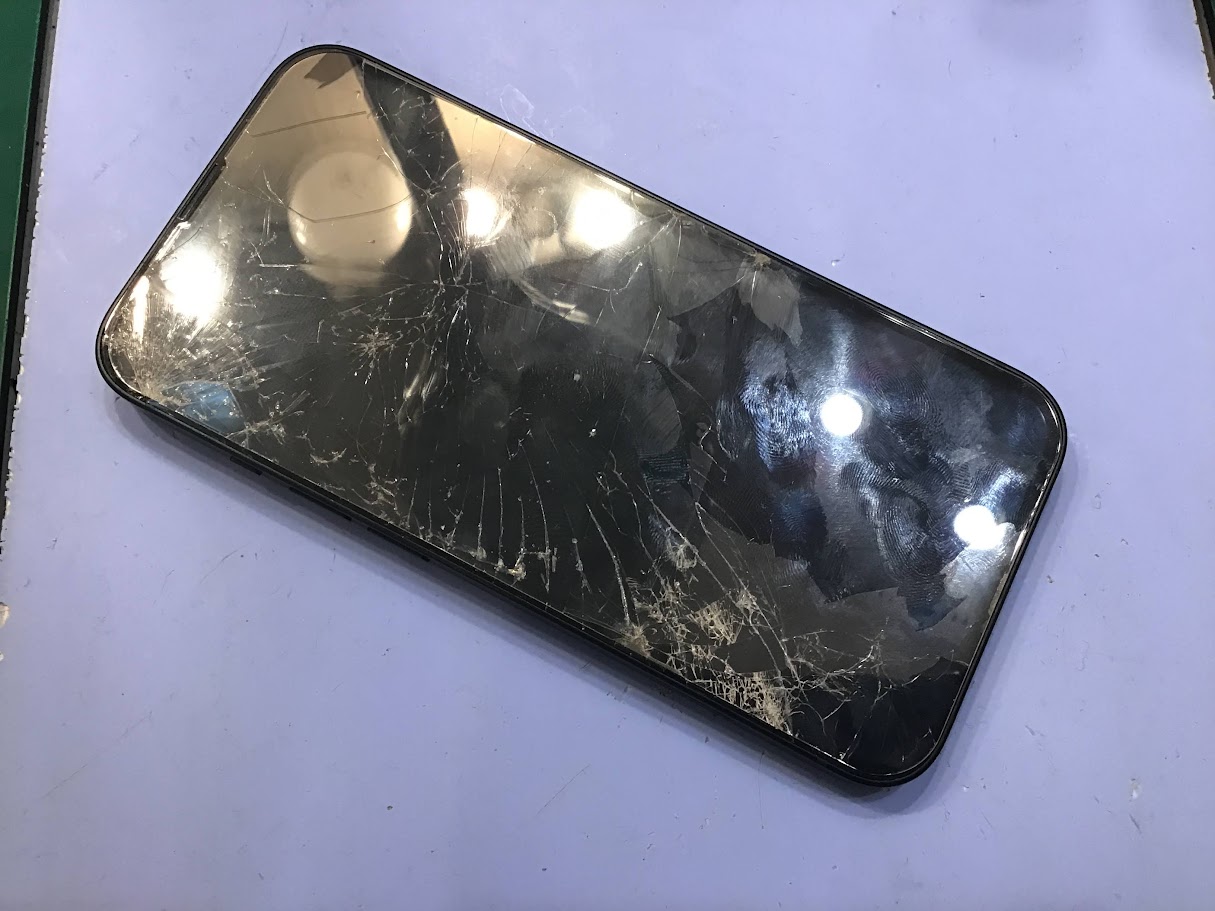 iPhone13のバッテリー交換ならデータそのまま修理可能なスマホ修理工房セレオ甲府店へ！